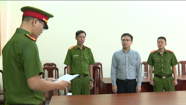 Khởi tố, bắt tạm giam Phó Cục trưởng Cục Đăng kiểm Việt Nam -0