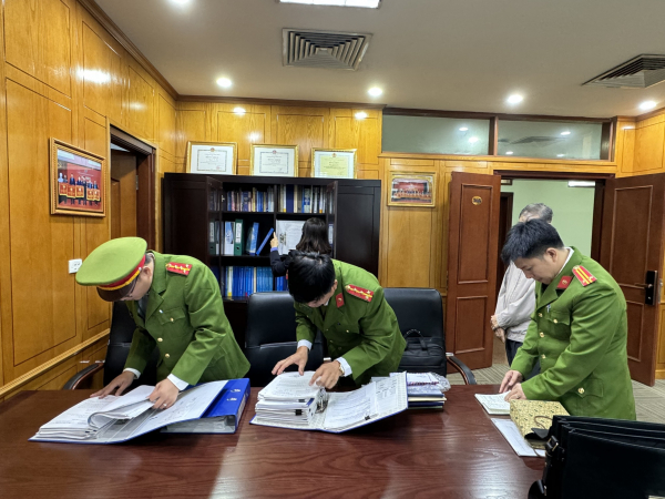 Khởi tố, bắt tạm giam Phó Cục trưởng Cục Đăng kiểm Việt Nam -1