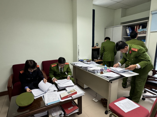 Khởi tố, bắt tạm giam Phó Cục trưởng Cục Đăng kiểm Việt Nam -2