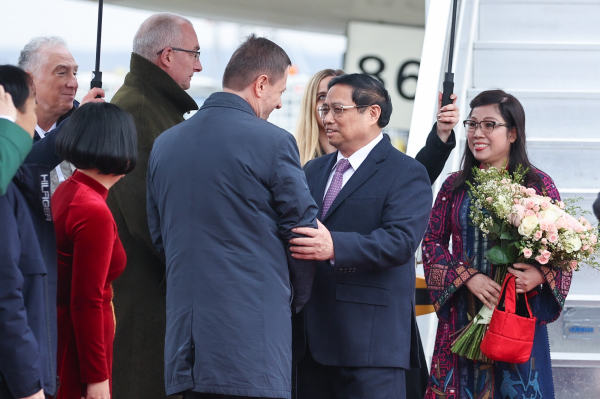 Thủ tướng Phạm Minh Chính và Phu nhân cùng đoàn đại biểu cấp cao Việt Nam thăm chính thức Hungary -0