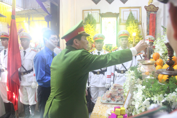 Tổ chức trọng thể lễ truy điệu Trung tá Trần Duy Hùng hy sinh khi làm nhiệm vụ -1