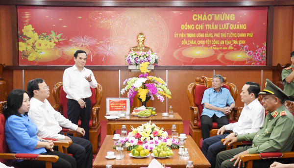Phó Thủ tướng Chính phủ Trần Lưu Quang thăm, chúc Tết Công an tỉnh Trà Vinh -0