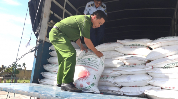 Tạm giữ 44 tấn đường cát trắng nhập lậu có nguồn gốc từ Thái Lan -0