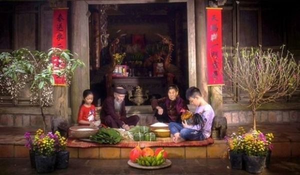 Experiencing Vietnamese Tet in Duong Lam Ancient Village -0
