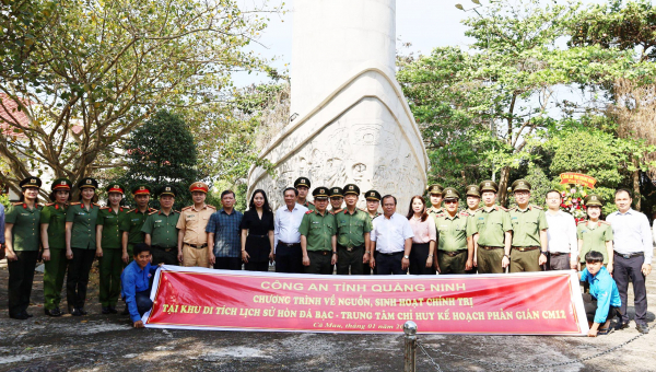 Công an tỉnh Quảng Ninh về nguồn, hoạt động an sinh xã hội tại Khu di tích Hòn Đá Bạc -0
