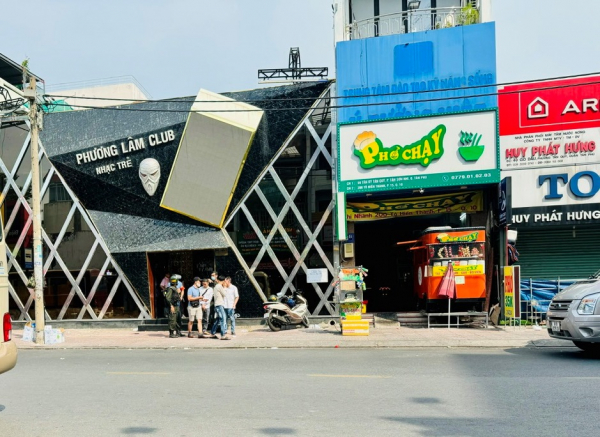 Phong tỏa, kiểm tra quán bar “nổi tiếng” ở TP Hồ Chí Minh nhiều giờ liền -0