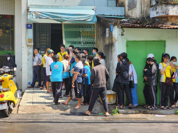 40 công nhân thoát khỏi đám cháy tòa nhà 6 tầng -0