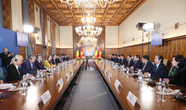 Thủ tướng Phạm Minh Chính hội đàm với Thủ tướng Romania Ion Marcel Ciolacu -0