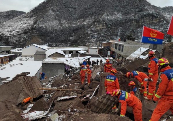 Lở đất nghiêm trọng tại Trung Quốc, hàng chục người bị vùi lấp -0