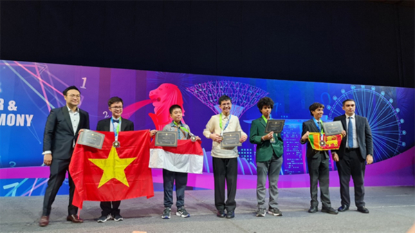 Đoàn học sinh Việt Nam thắng lớn tại cuộc thi SEAMO -0