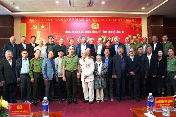 Thứ trưởng Trần Quốc Tỏ gặp mặt cán bộ Công an cấp cao nghỉ hưu tại Đà Nẵng -1