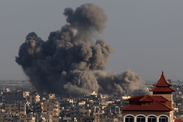Cơ sở LHQ ở Dải Gaza bị xe tăng tấn công, gần 100 người thương vong -0