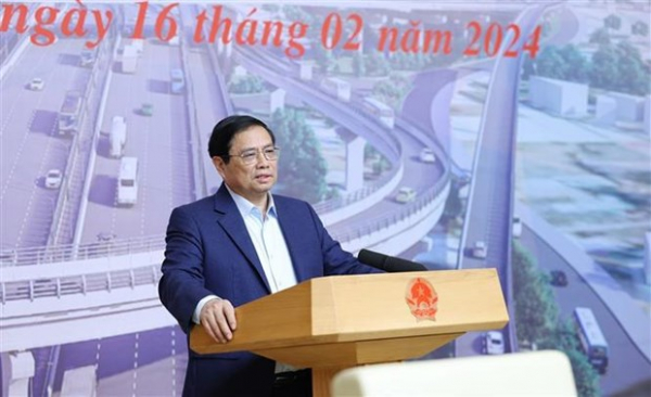 PM urges speeding up key transport projects -0