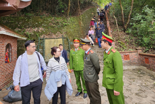 Công an tỉnh Quảng Ninh nỗ lực đảm bảo Lễ hội Xuân Yên Tử bình yên, an toàn -0