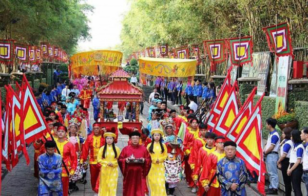 để tháng giêng không chỉ là tháng ăn chơi. mọi hoạt động lễ hội to điểm cho vẻ đẹp văn hoá việt.jpg -0