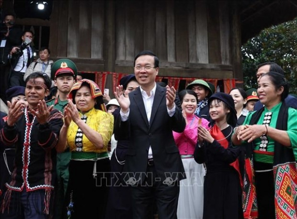 President attends ethnic spring festival in Hanoi’s suburban town -0
