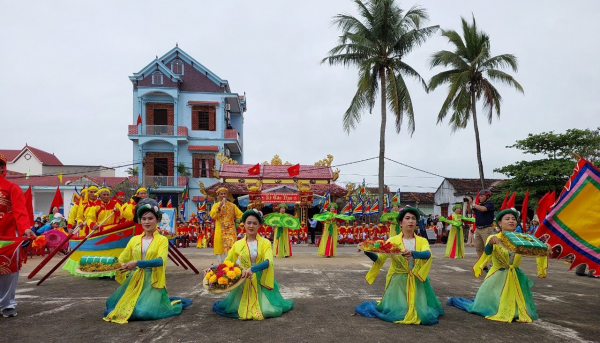 Độc đáo lễ hội cầu ngư tồn tại hơn 400 năm ở làng biển miền Trung -0