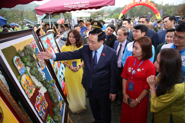 Chủ tịch Quốc hội Vương Đình Huệ dự Lễ khởi động Tháng Thanh niên năm 2024 và Tết trồng cây xuân Giáp Thìn -0