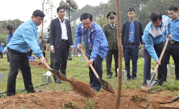 Chủ tịch Quốc hội Vương Đình Huệ dự Lễ khởi động Tháng Thanh niên năm 2024 và Tết trồng cây xuân Giáp Thìn -0