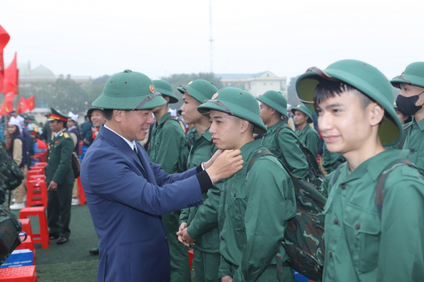 Gần 4.000 thanh niên Thanh Hoá lên đường nhập ngũ -0