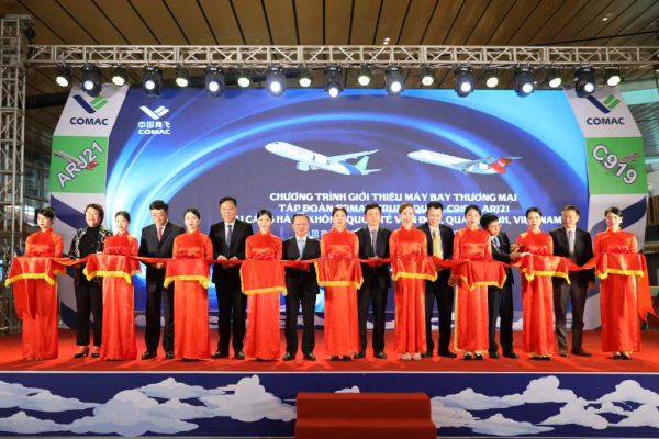 Hãng máy bay hàng đầu Trung Quốc tổ chức triển lãm tại Sân bay Vân Đồn -0