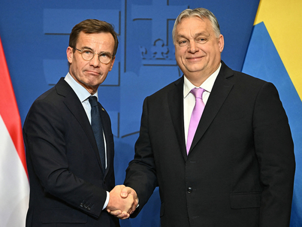 Châu Âu vẫn phải chơi theo ván cờ của ông Orban -0