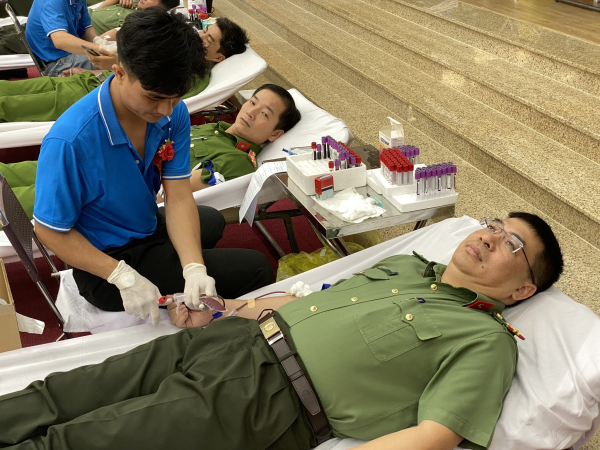 Công an tỉnh Bà Rịa-Vũng Tàu tổ chức Ngày hội hiến máu tình nguyện năm 2024 -0