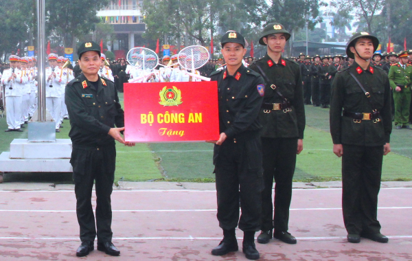 Hơn 16.000 tân binh bước vào khoá huấn luyện tại Bộ Tư lệnh Cảnh sát cơ động -1