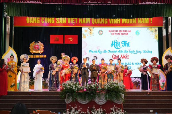 Tưng bừng Hội thi phụ nữ Học viện ANND duyên dáng, tài năng -0