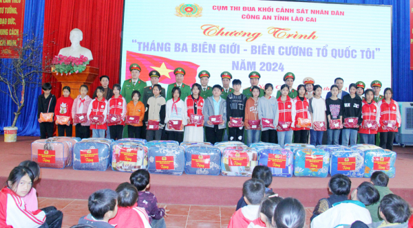 Cụm thi đua khối Cảnh sát nhân dân tổ chức chương trình “Tháng ba biên giới - Biên cương Tổ Quốc tôi” trong tuổi trẻ khối CSND năm 2024 -0