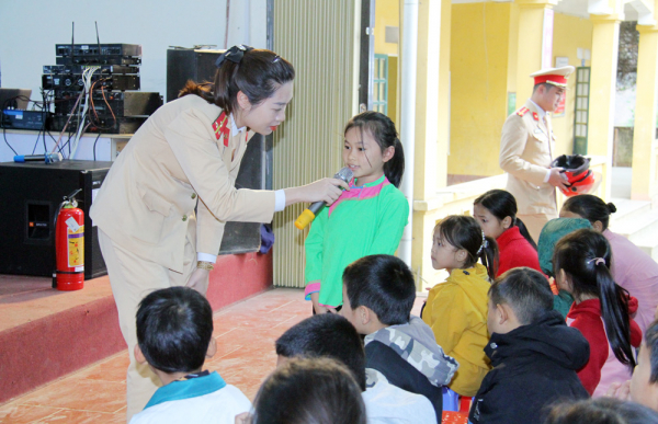 Cụm thi đua khối Cảnh sát nhân dân tổ chức chương trình “Tháng ba biên giới - Biên cương Tổ Quốc tôi” trong tuổi trẻ khối CSND năm 2024 -0