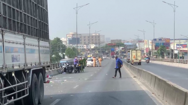 Tai nan trên cầu vượt quốc lộ 1A khiến 2 người tử vong -0