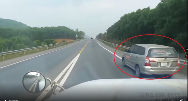 Xử phạt lái xe ô tô vượt ẩu trên cao tốc Cam Lộ - La Sơn -0