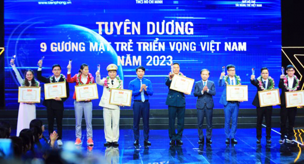Tuyên dương 10 Gương mặt trẻ Việt Nam tiêu biểu năm 2023 -0