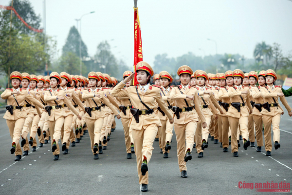 Xem các khối CAND huấn luyện diễu binh phục vụ Lễ kỷ niệm 70 năm Chiến thắng Điện Biên Phủ -2