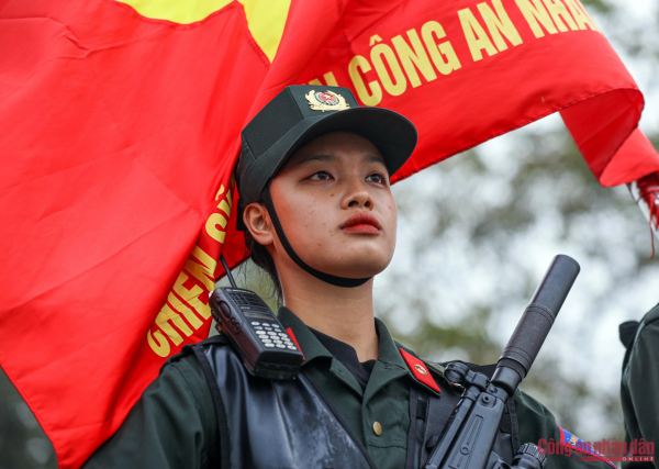 Xem các khối CAND huấn luyện diễu binh phục vụ Lễ kỷ niệm 70 năm Chiến thắng Điện Biên Phủ -5