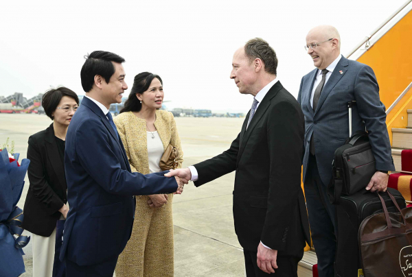 Chủ tịch Quốc hội Phần Lan Jussi Halla-aho đến Hà Nội, bắt đầu thăm chính thức Việt Nam -0