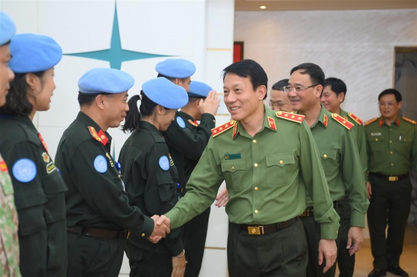 Deputy Minister Luong Tam Quang visits Vietnamese peacekeepers in UNMISS -0