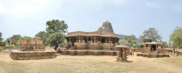 Thăm ngôi đền hơn 800 năm tuổi được xây dựng trên cát -0