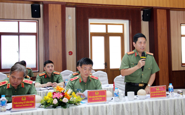 Thứ trưởng Lê Văn Tuyến làm việc với Công an tỉnh Bến Tre -0