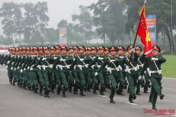 Minister Phan Van Giang and Minister To Lam review rehearsal of armed forces parade in celebration of Dien Bien Phu Victory - 5