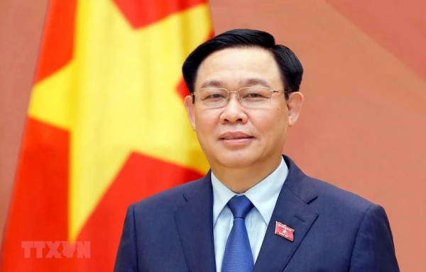 Chủ tịch Quốc hội lên đường thăm chính thức nước Cộng hòa Nhân dân Trung Hoa -0