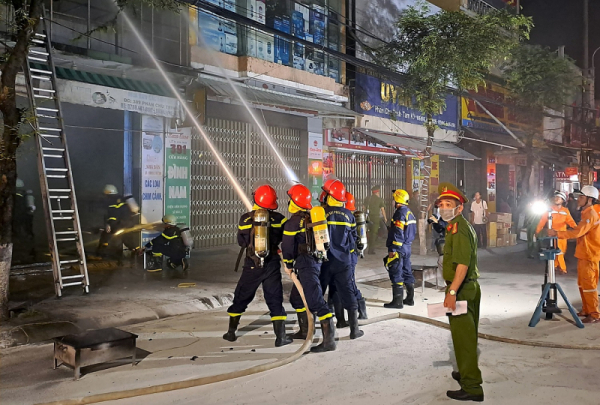 Chính phủ yêu cầu hoàn thiện dự án Luật Phòng cháy, chữa cháy và cứu nạn, cứu hộ -0