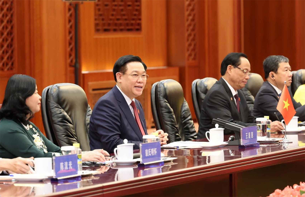 Chủ tịch Quốc hội Vương Đình Huệ hội đàm với Ủy viên trưởng Nhân đại toàn quốc Trung Quốc Triệu Lạc Tế -0