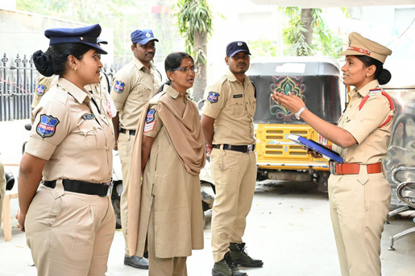 Cảnh sát SHE Team ở Hyderabad -0
