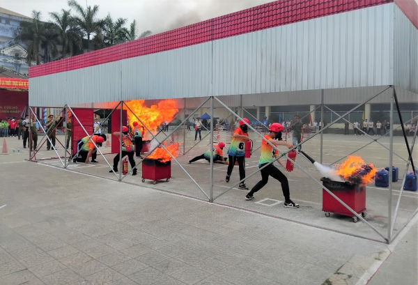 260 vận động viên ở Huế tranh tài tại Hội thi “Tổ liên gia an toàn PCCC” -0