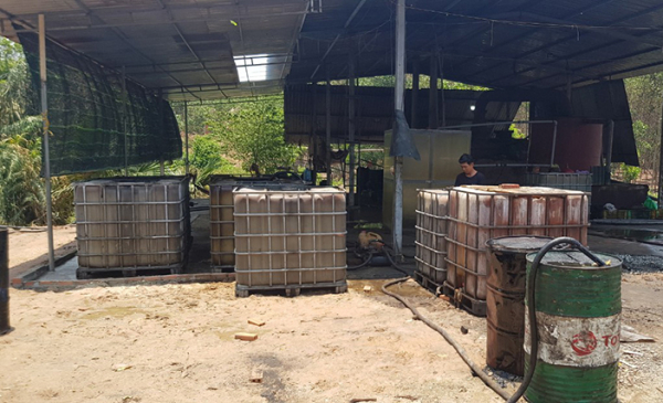 Bình Thuận: Phát hiện và thu giữ hơn 11.000 lít nhớt tại cơ sở tái chế dấu nhớt trái phép -0
