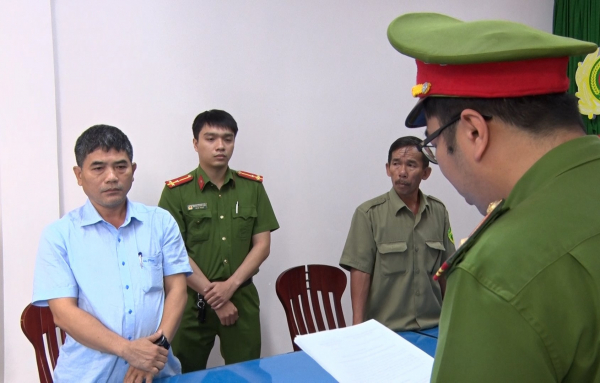 Phó Trưởng ban BQL Khu kinh tế Dung Quất bị bắt về tội nhận hối lộ  -0