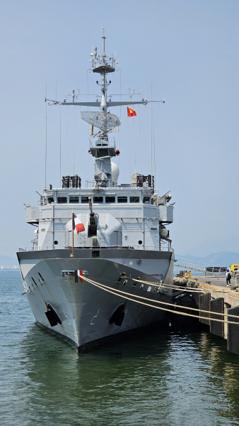 Tuần dương hạm Vendemiaire của Hải quân Pháp thăm hữu nghị Đà Nẵng -0
