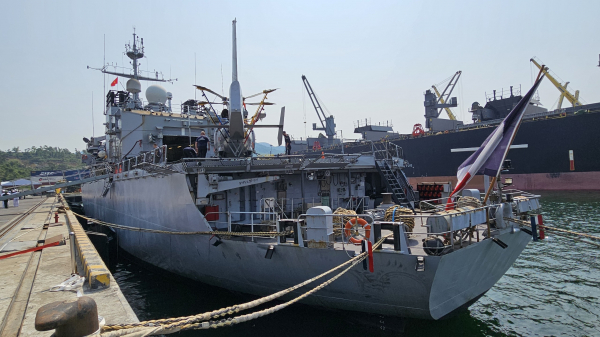 Tuần dương hạm Vendemiaire của Hải quân Pháp thăm hữu nghị Đà Nẵng -1